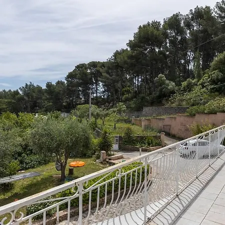 Ollioules, Au Coeur De La Pinede, Proche De La Villa